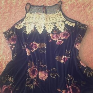 🌻2/$10🌻 Flower Tank Top